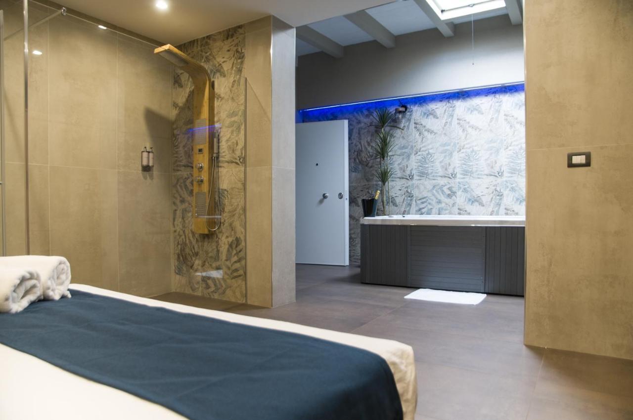 Suite 18 Luxury Apartments Bari Exterior foto
