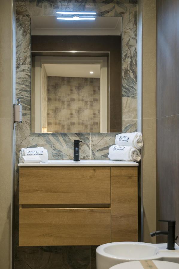 Suite 18 Luxury Apartments Bari Exterior foto