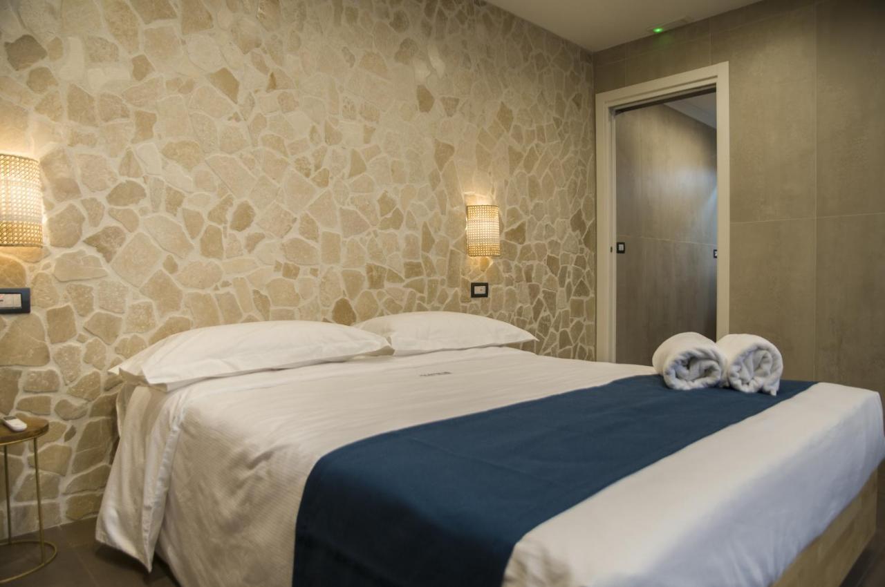 Suite 18 Luxury Apartments Bari Exterior foto