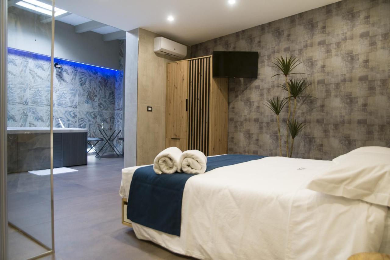 Suite 18 Luxury Apartments Bari Exterior foto