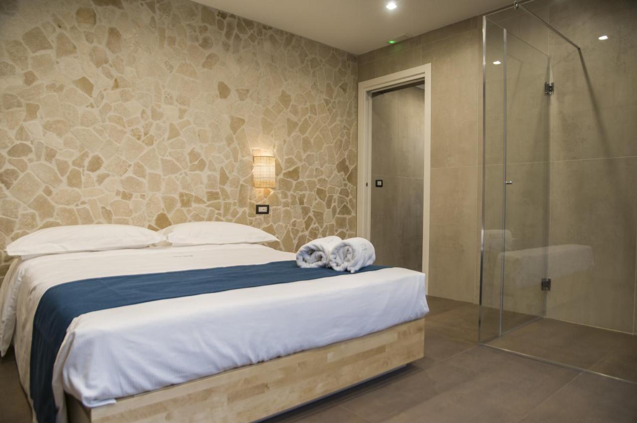 Suite 18 Luxury Apartments Bari Exterior foto