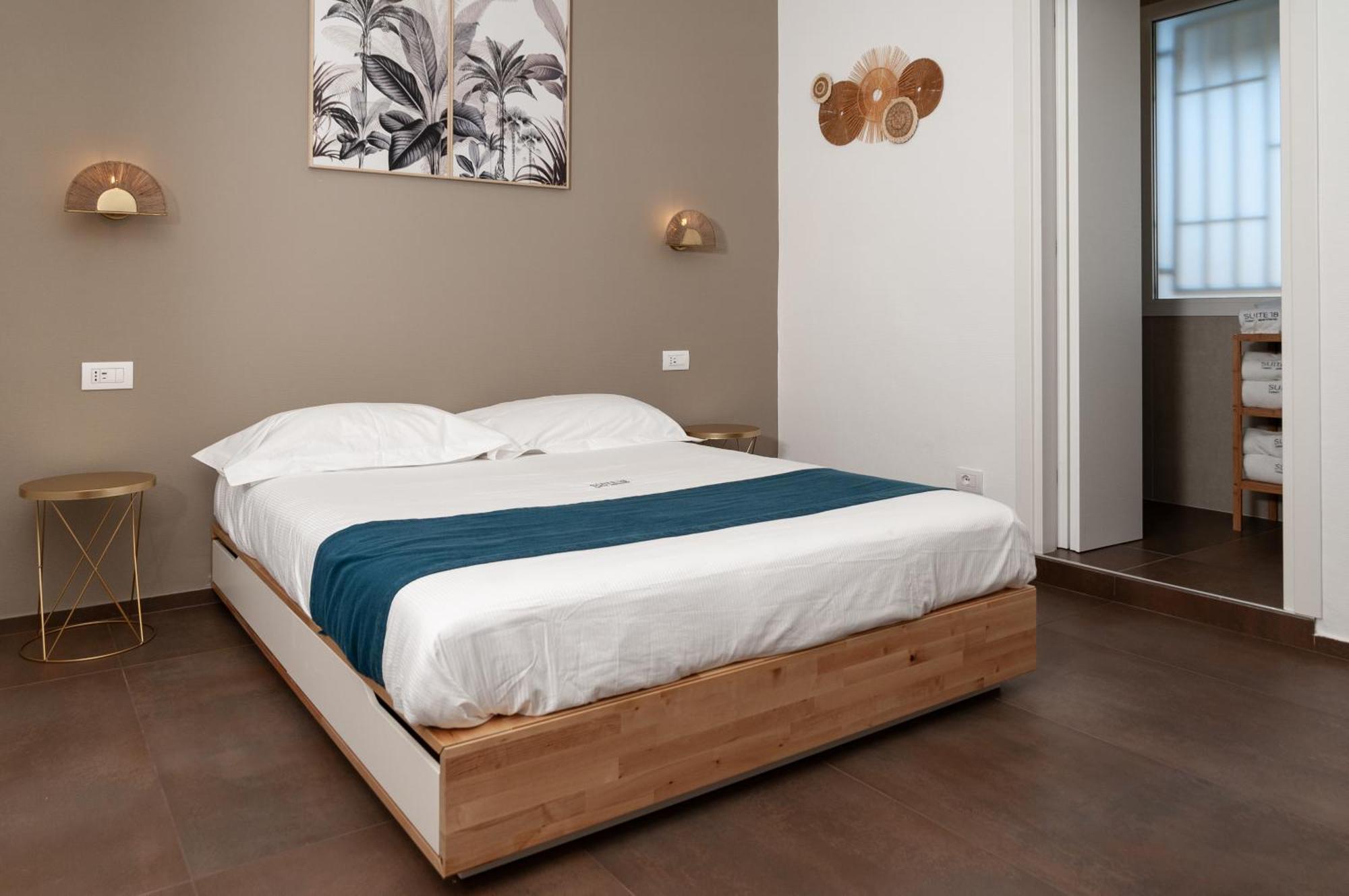 Suite 18 Luxury Apartments Bari Exterior foto