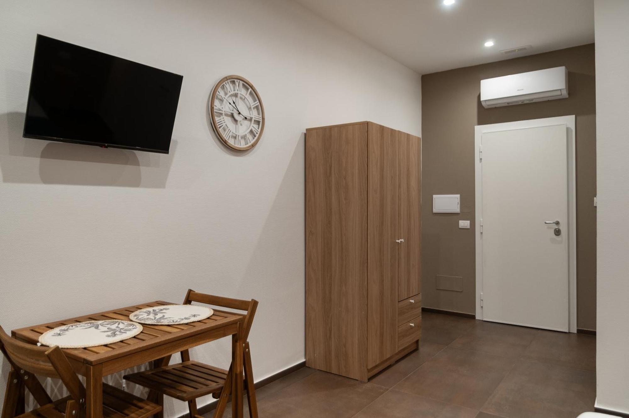 Suite 18 Luxury Apartments Bari Exterior foto