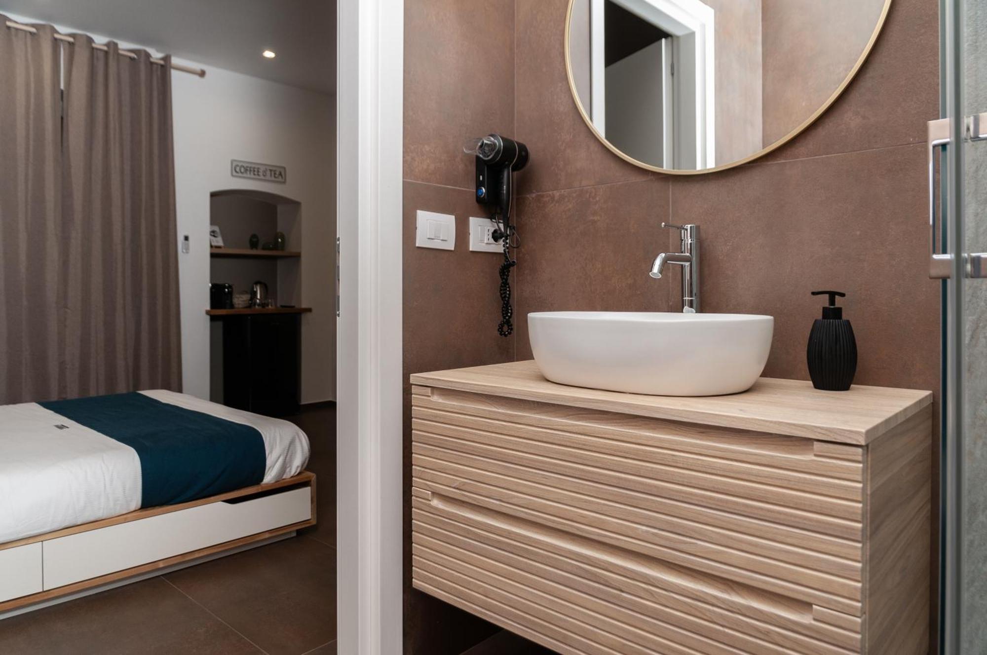 Suite 18 Luxury Apartments Bari Exterior foto