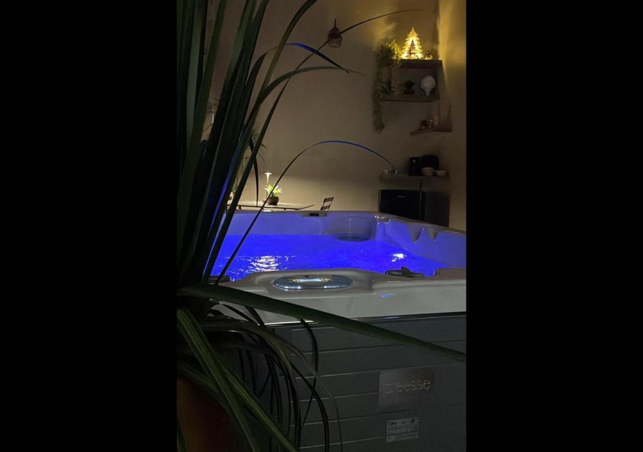 Suite 18 Luxury Apartments Bari Exterior foto