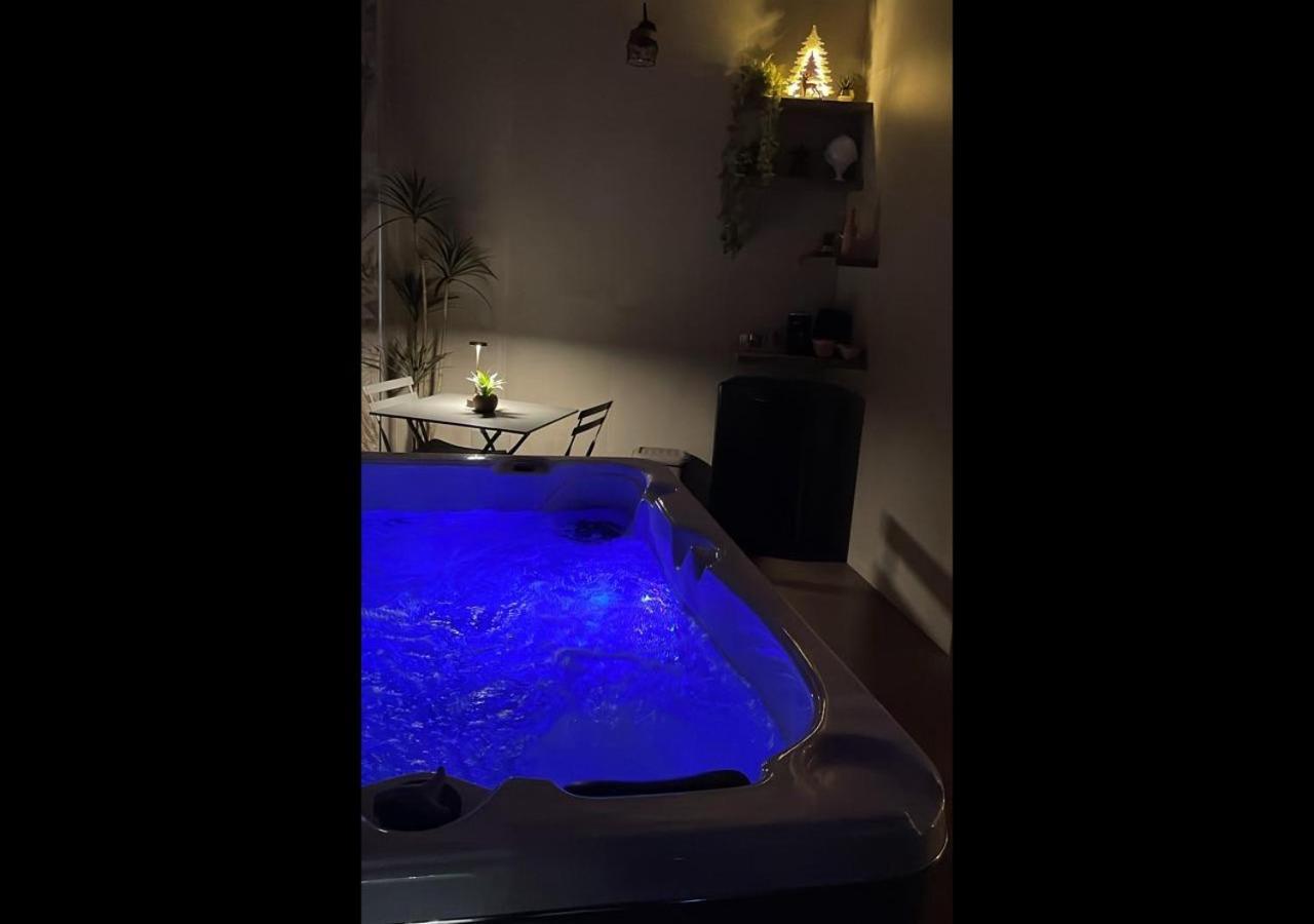Suite 18 Luxury Apartments Bari Exterior foto